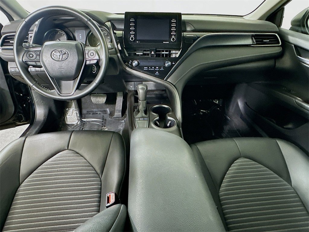 Used 2024 Toyota Camry SE image 16