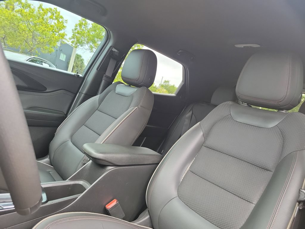 Used 2021 Chevrolet TrailBlazer RS w/ Technology Package FWD image 23