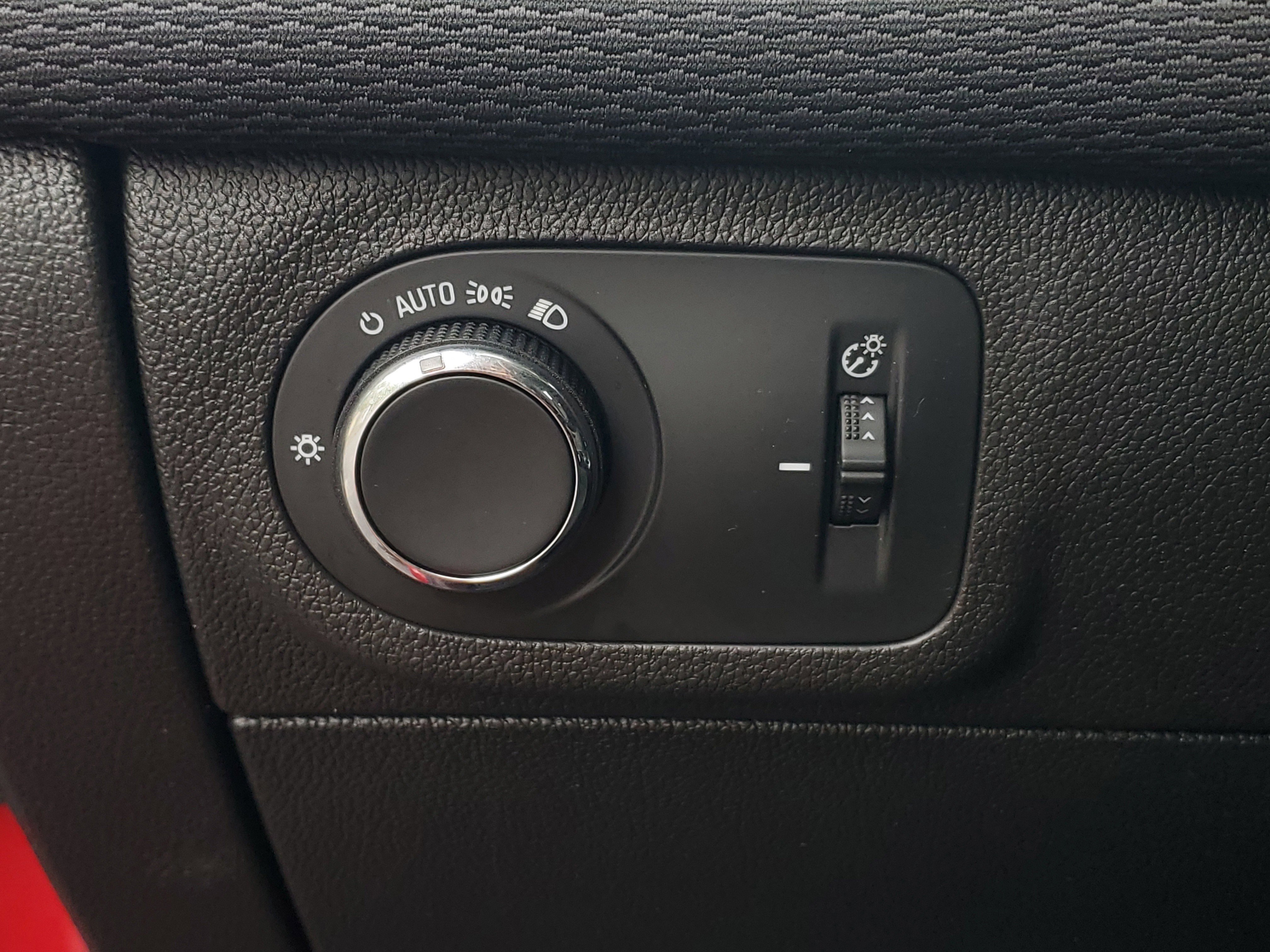 Used 2017 Chevrolet Cruze LT w/ Convenience Package image 15