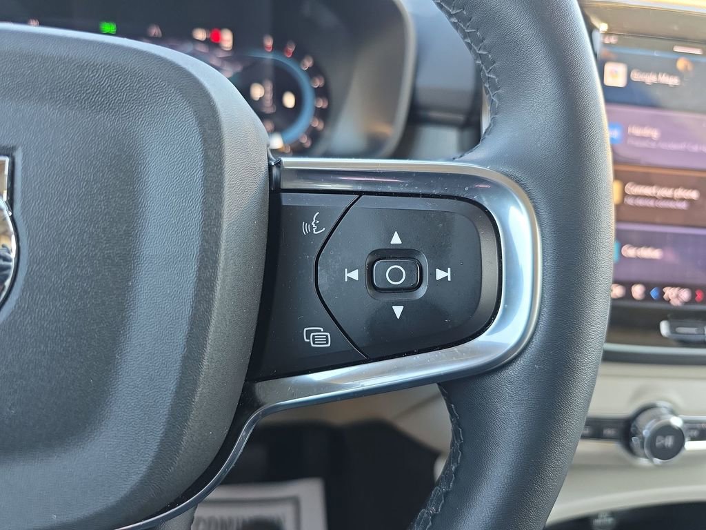 Certified 2023 Volvo XC40 B5 Plus w/ Driver Assist Package image 21