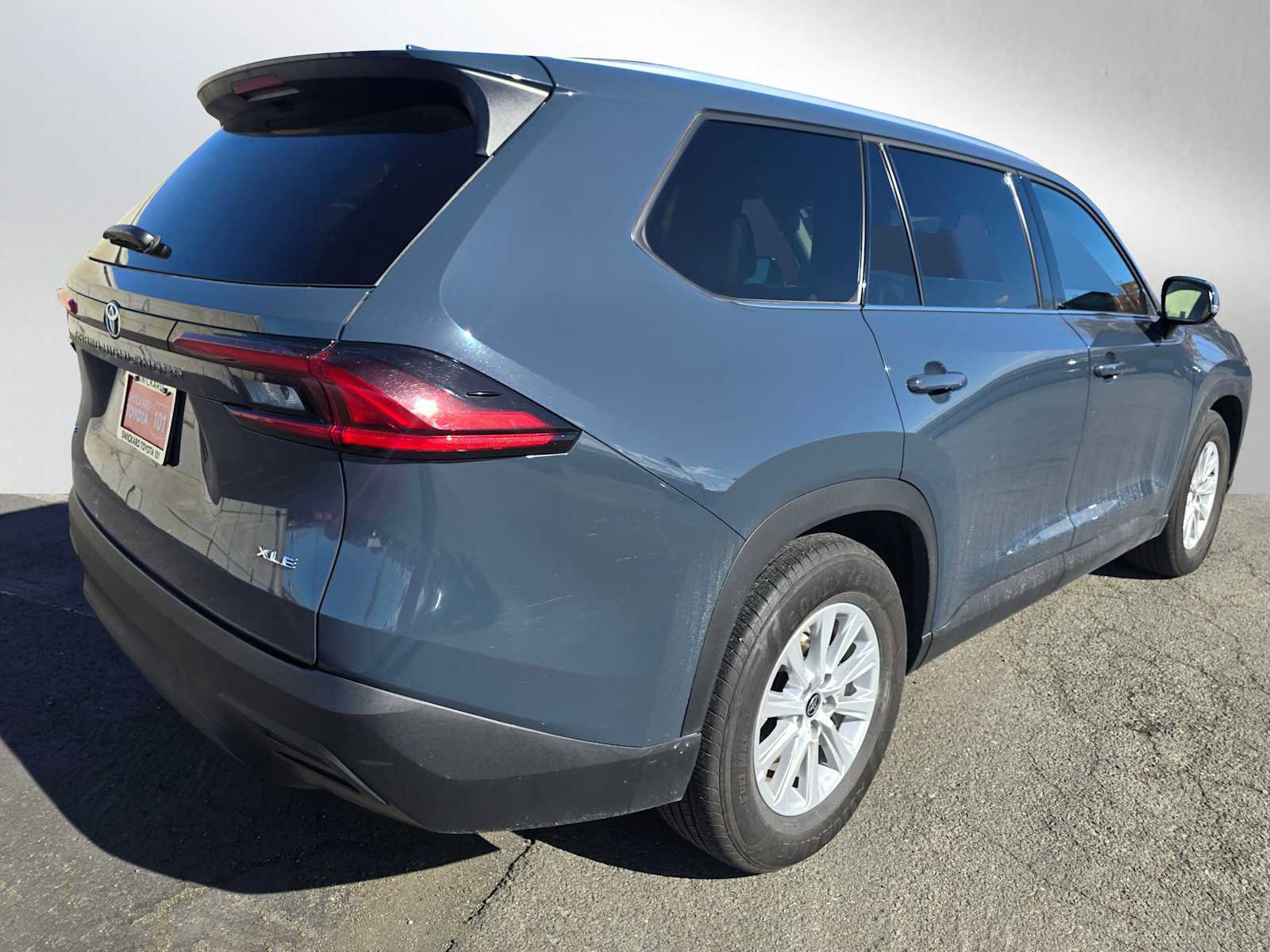 Used 2025 Toyota Grand Highlander AWD image 3