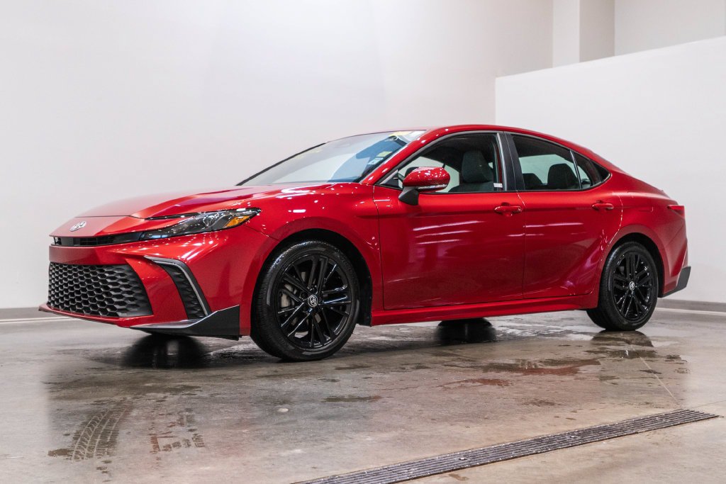 Certified 2026 Toyota Camry SE FWD image 3