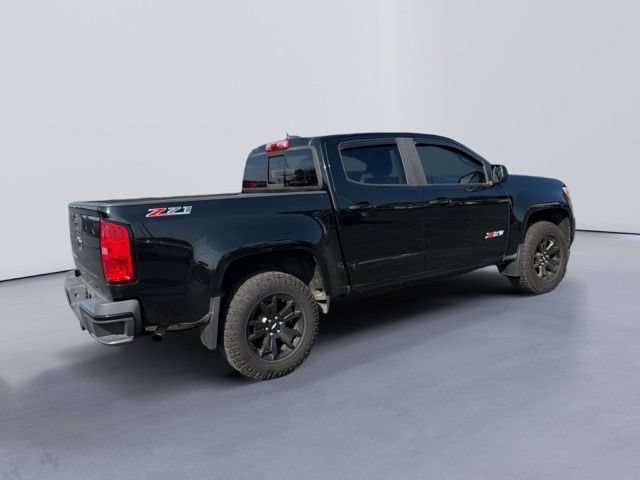 Used 2017 Chevrolet Colorado Z71 w/ Z71 Midnight Edition AWD/4WD image 3