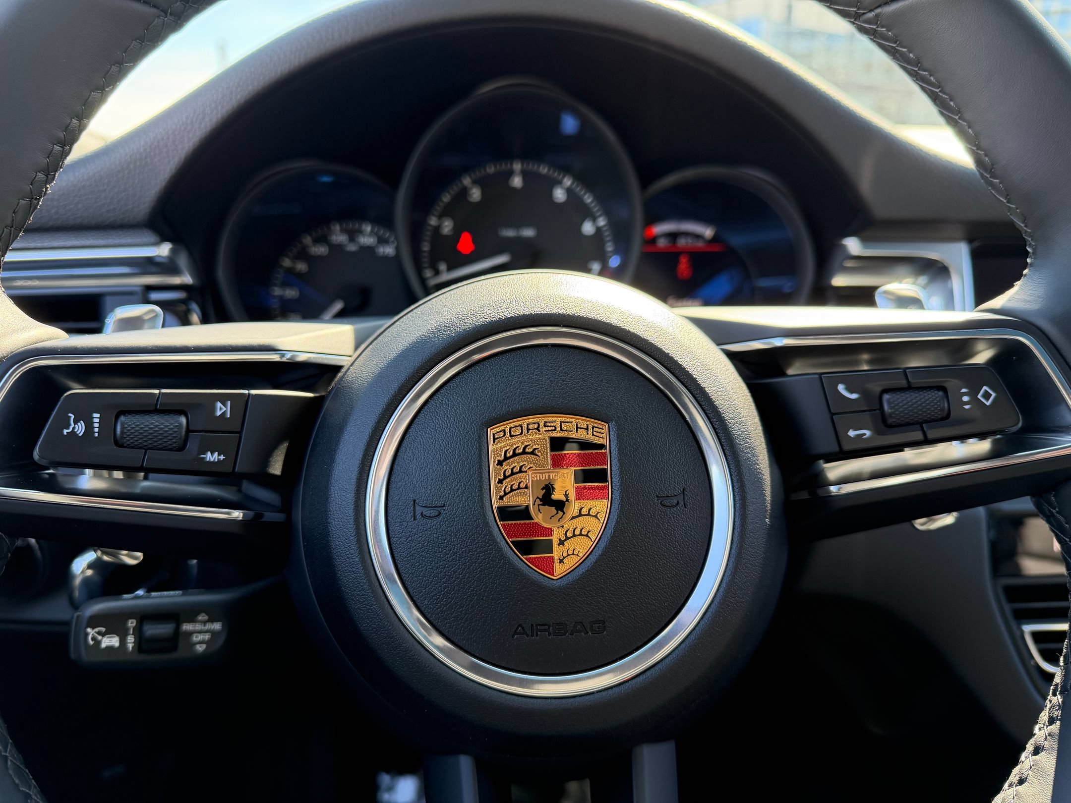 Used 2026 Porsche Macan AWD/4WD image 32