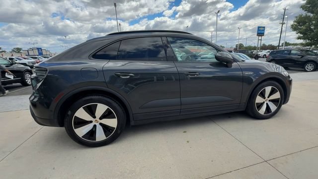 Used 2024 Porsche Macan 4 Electric AWD/4WD image 9