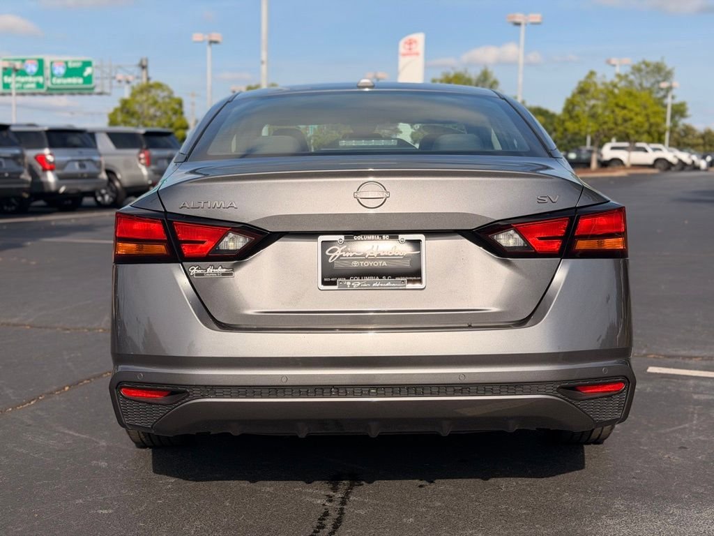 Used 2024 Nissan Altima 2.5 SV FWD image 13