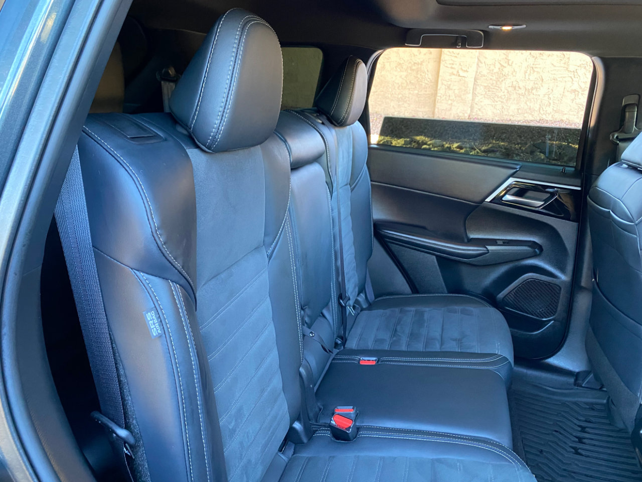 Used 2024 Mitsubishi Outlander SE Black Edition image 49