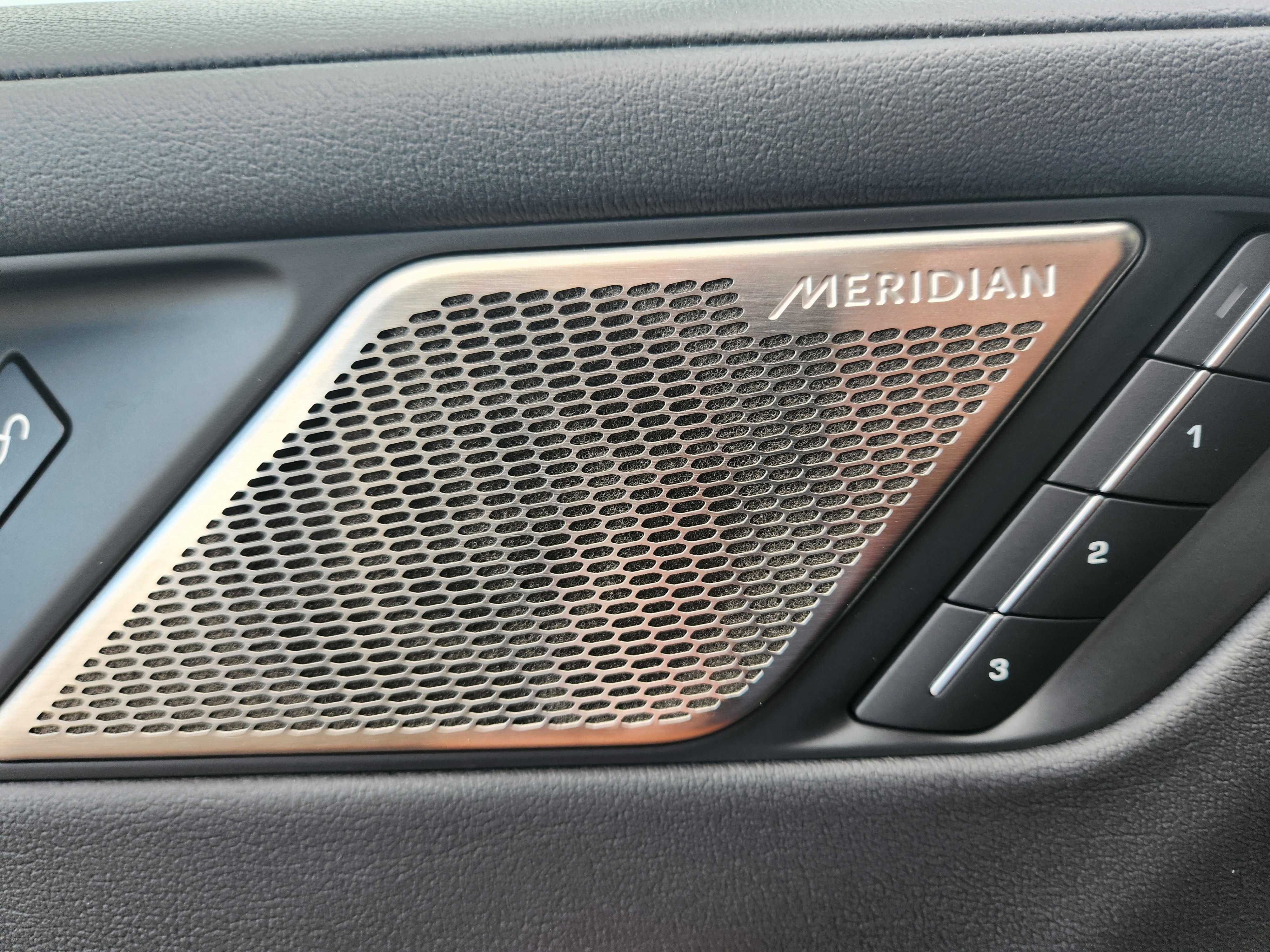 Used 2020 Jaguar I-PACE SE image 13