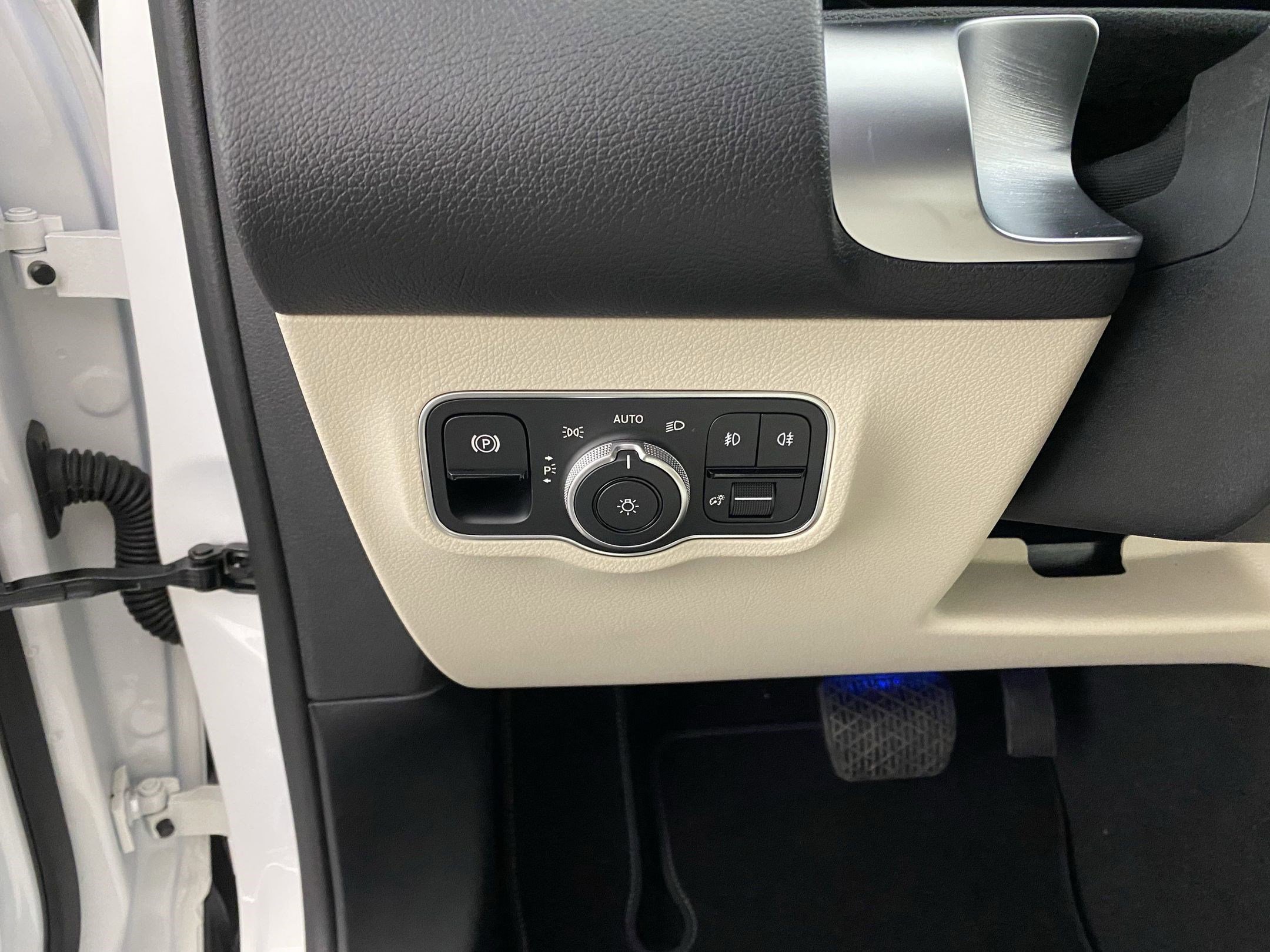 Certified 2025 Mercedes-Benz GLB 250 4MATIC image 17