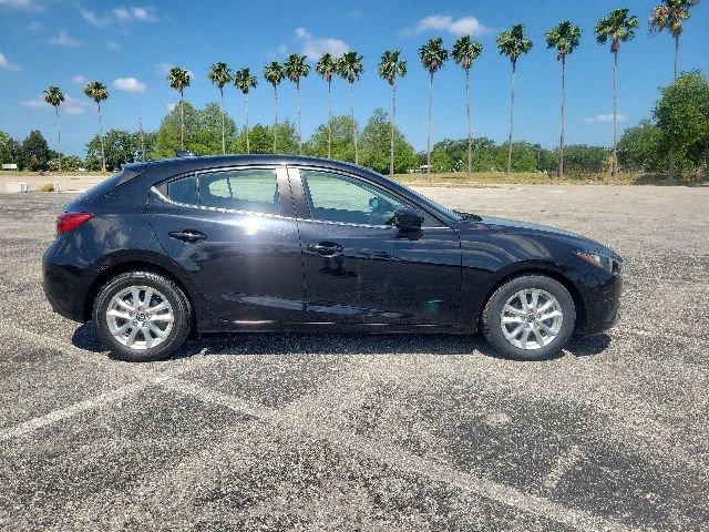 Used 2014 MAZDA MAZDA3 i Touring w/ Technology Package FWD image 4
