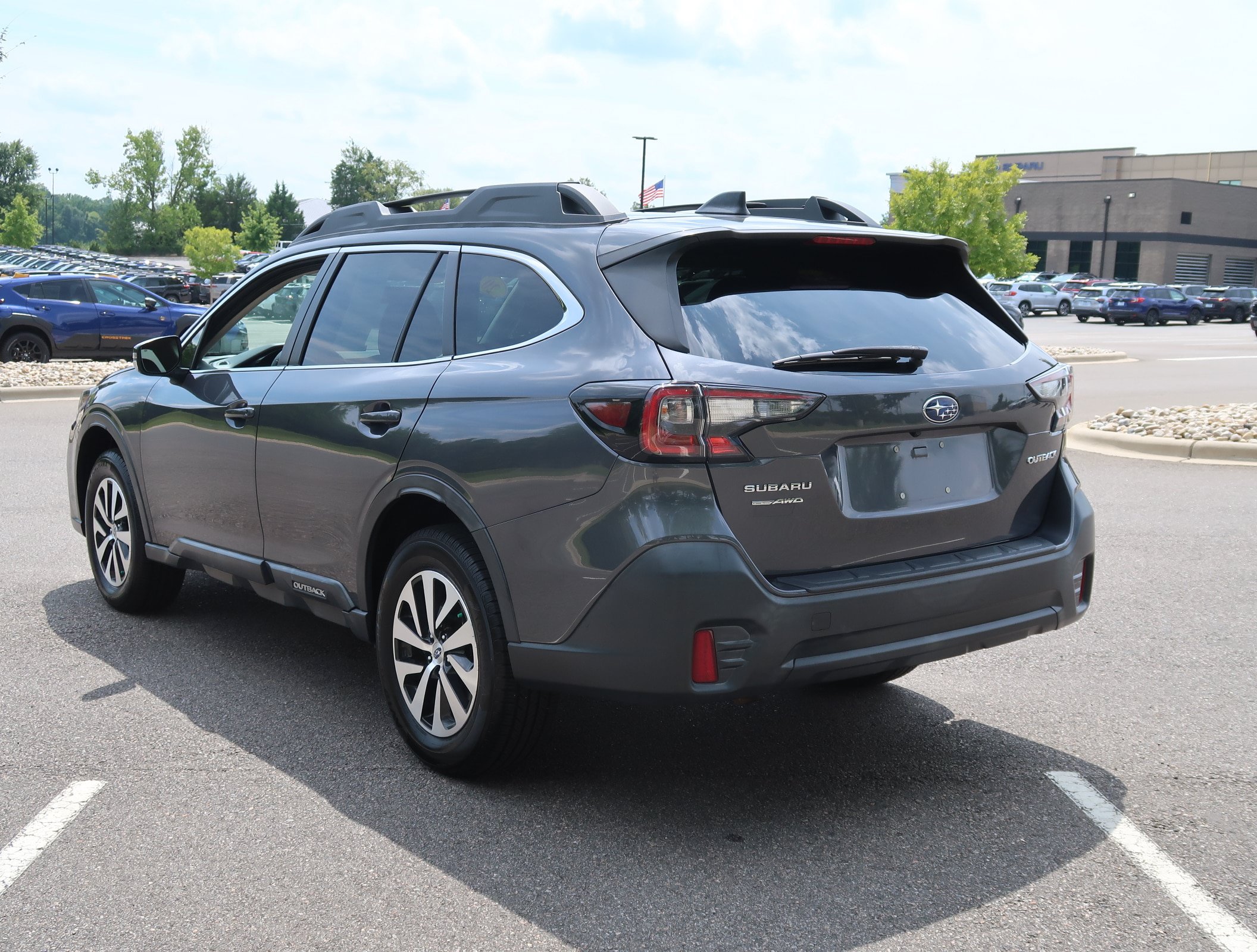 Used 2021 Subaru Outback Premium AWD/4WD image 6