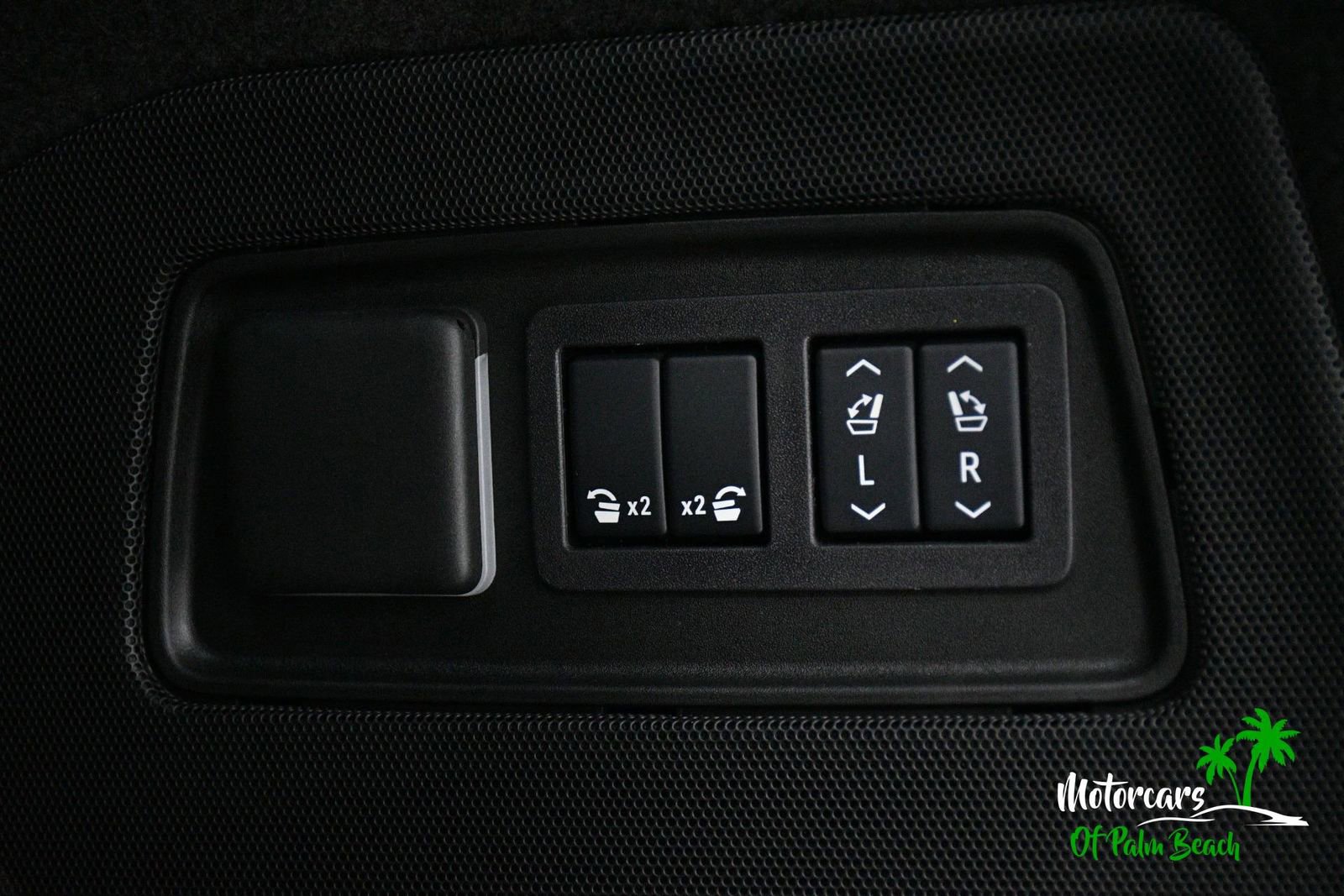 Used 2026 Cadillac Escalade V w/ LPO, ONYX Package image 15