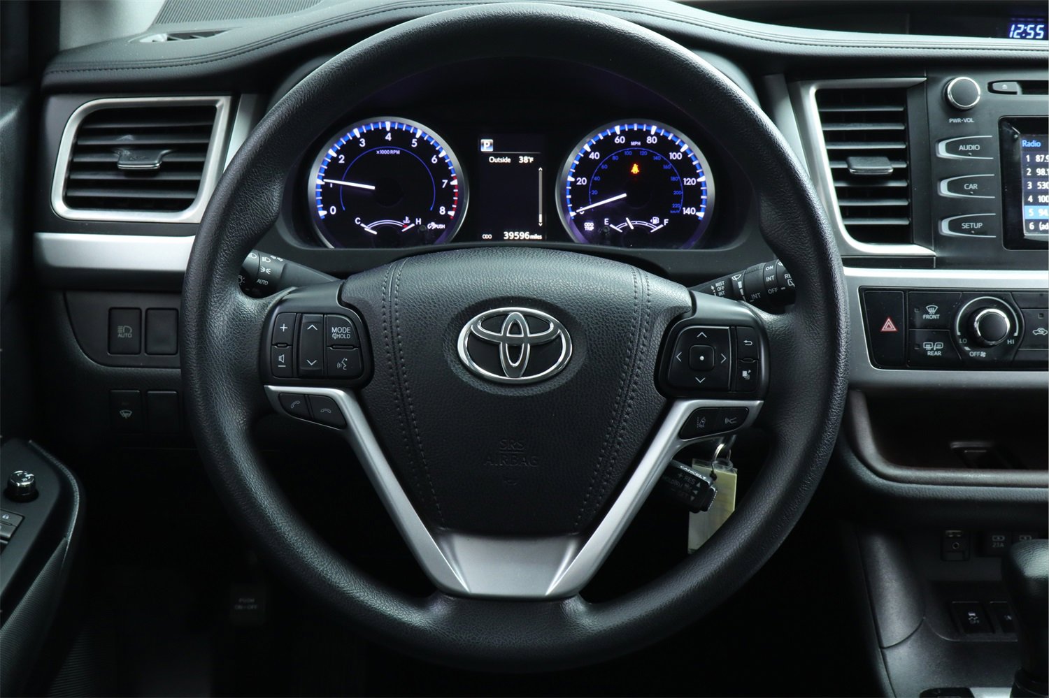 Used 2018 Toyota Highlander LE image 17