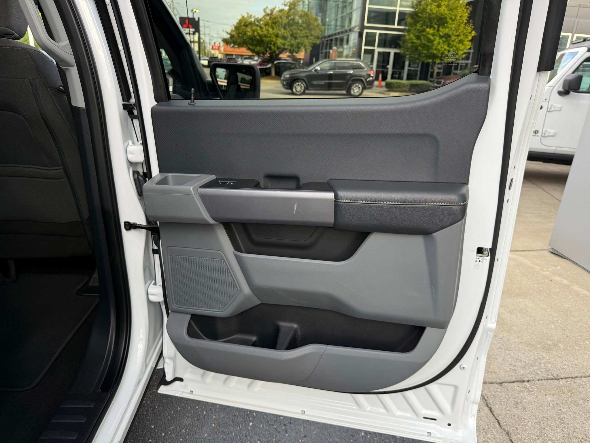 Used 2022 Ford F150 XLT w/ Trailer Tow Package image 24