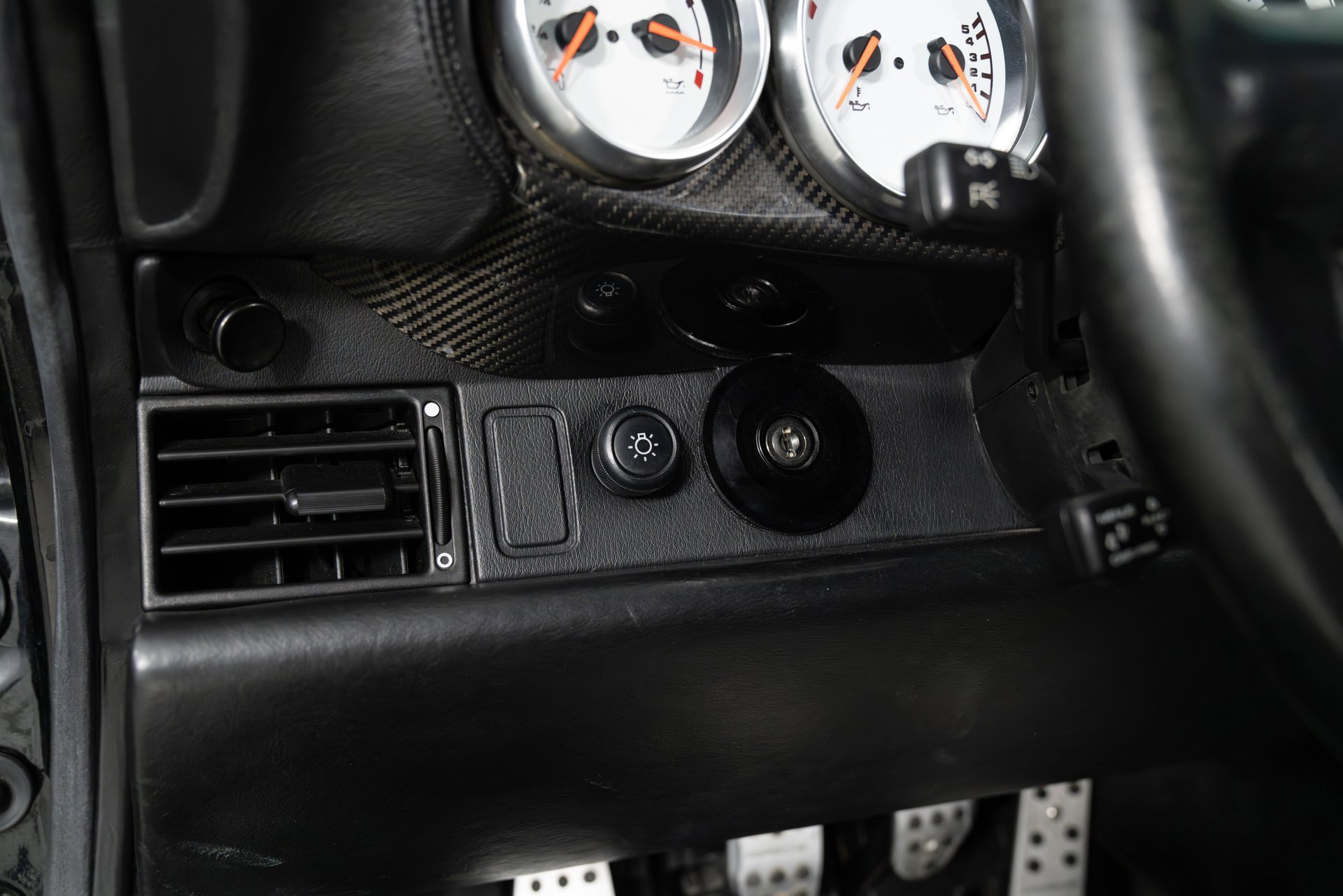 Used 1996 Porsche 911 Turbo RWD image 22