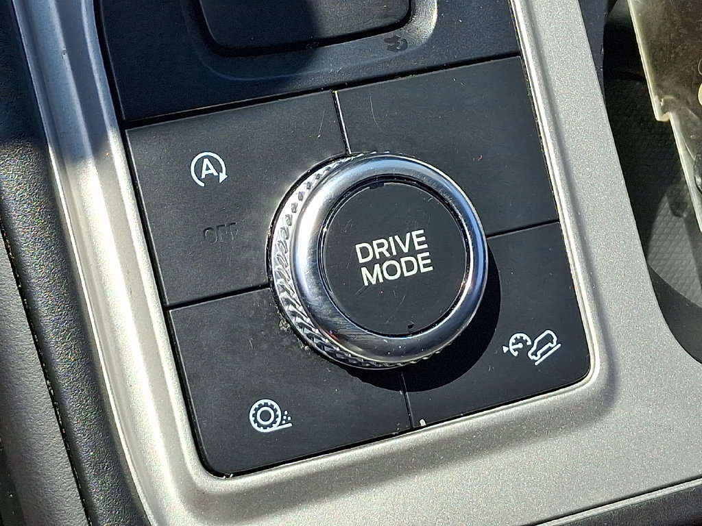 Used 2024 Ford Explorer XLT AWD/4WD image 23