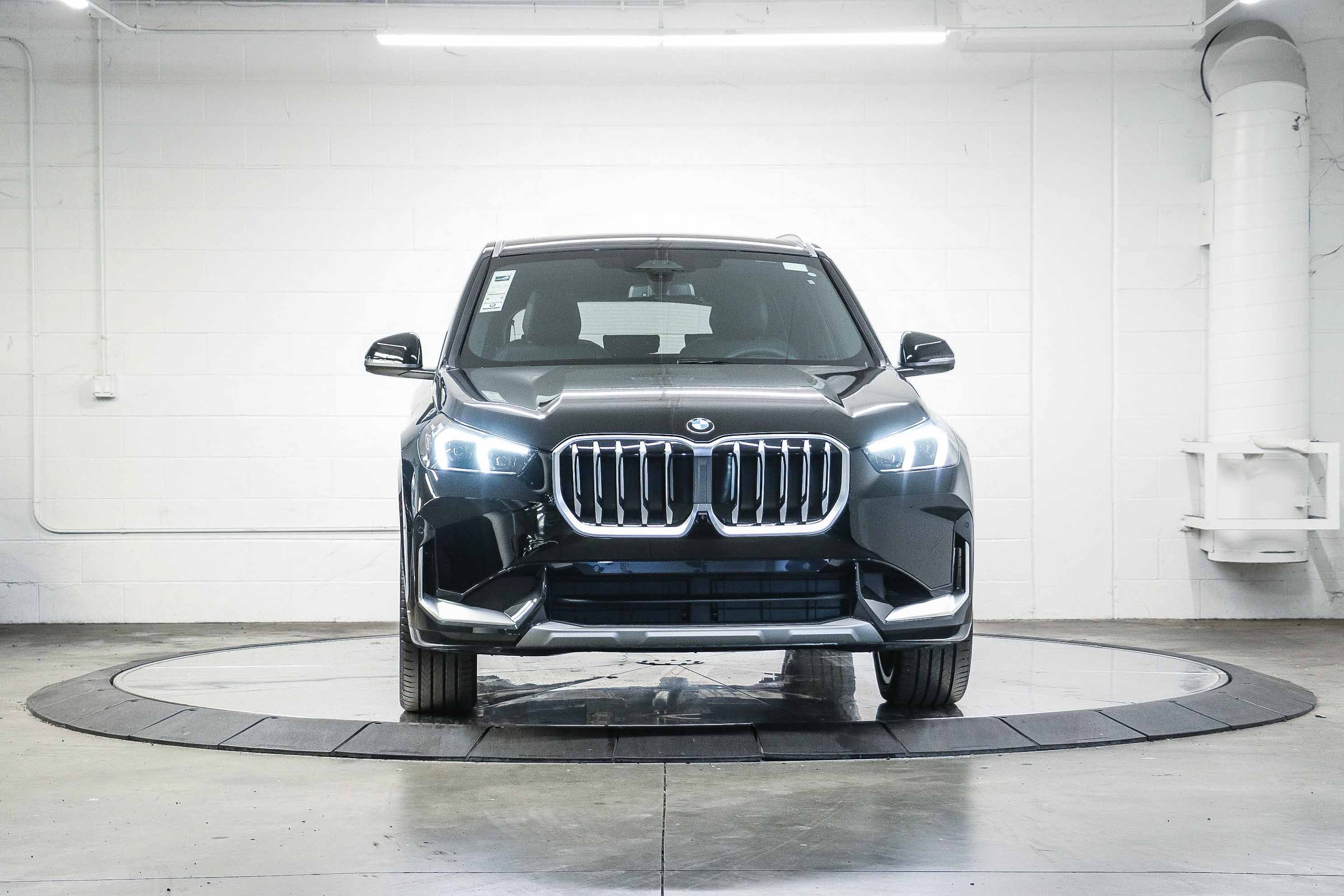 New 2026 BMW X1 xDrive28i w/ Technology Package AWD/4WD image 2
