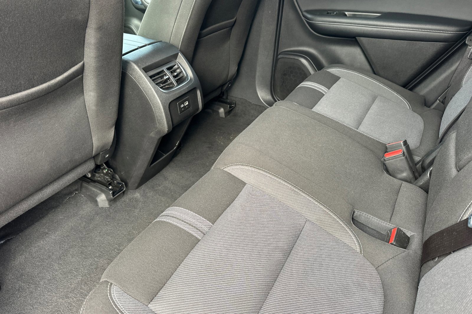 Used 2024 Chevrolet Blazer LT image 12