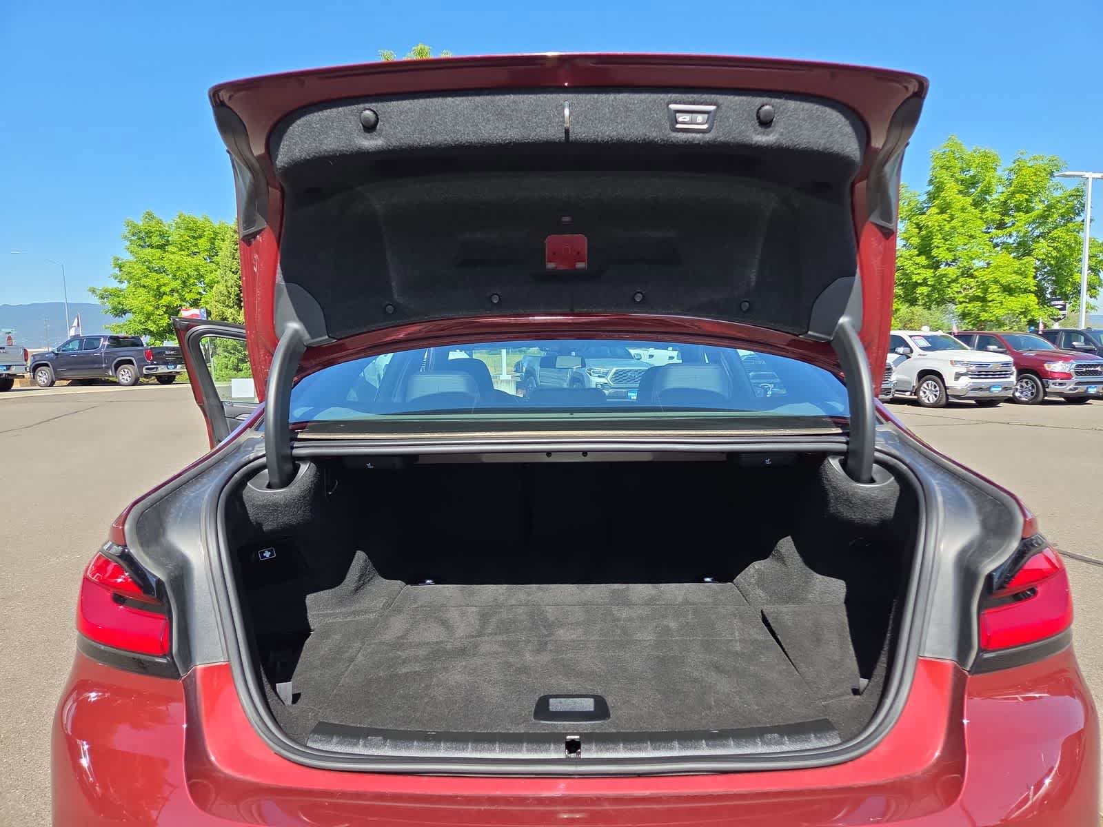 Used 2023 BMW 530e RWD image 27