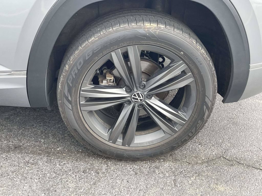 Used 2022 Volkswagen Atlas Cross Sport SEL R-Line AWD/4WD image 11