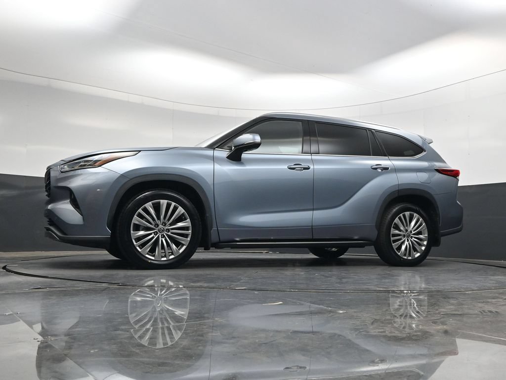 Used 2022 Toyota Highlander Platinum AWD/4WD image 29