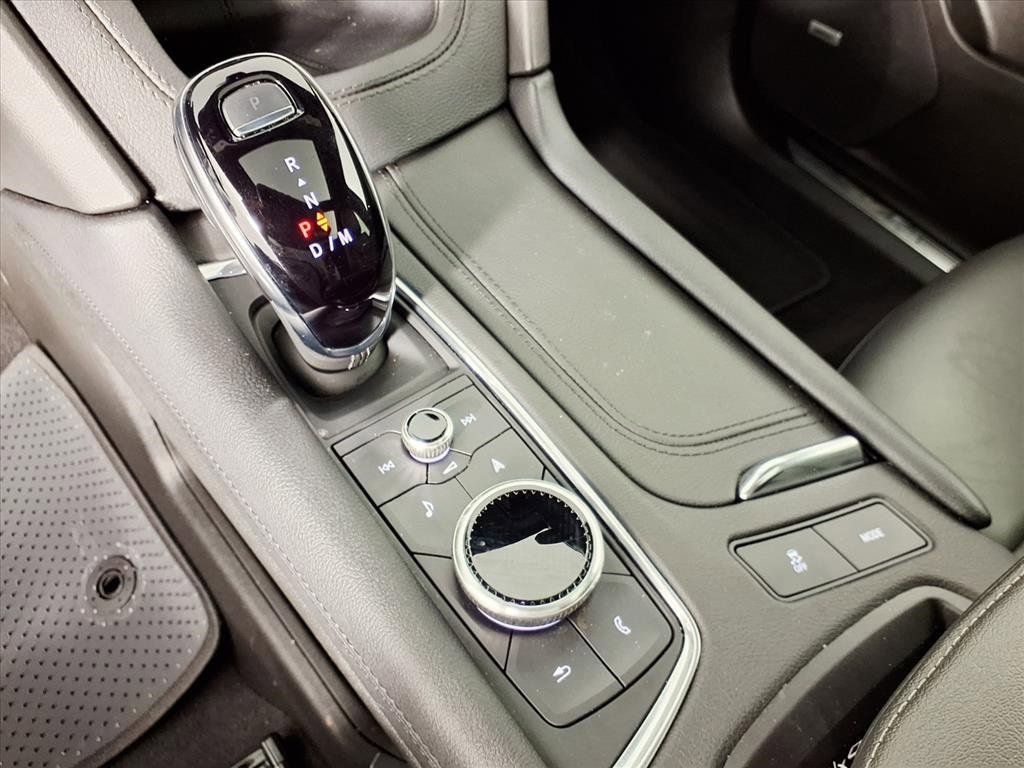 Certified 2025 Cadillac XT5 Premium Luxury image 16