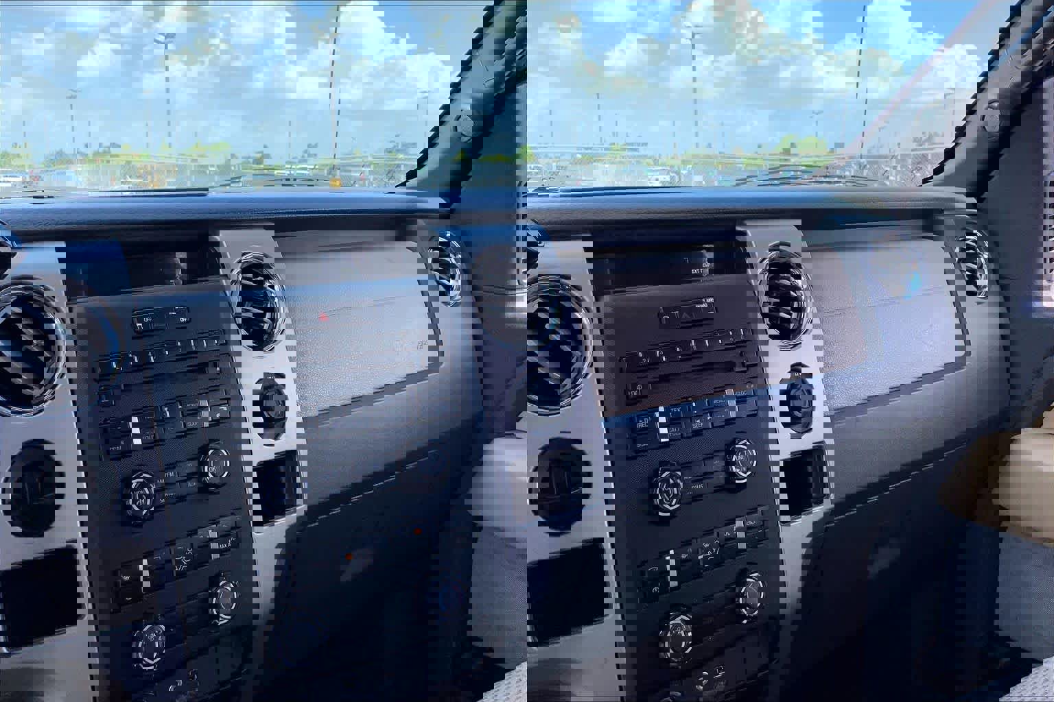 Used 2012 Ford F150 XLT w/ XLT Convenience Pkg image 34