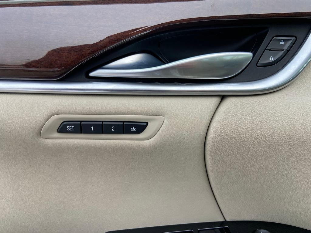 Used 2014 Cadillac XTS Premium image 15