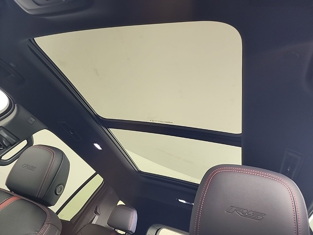 New 2026 Chevrolet Traverse RS image 18