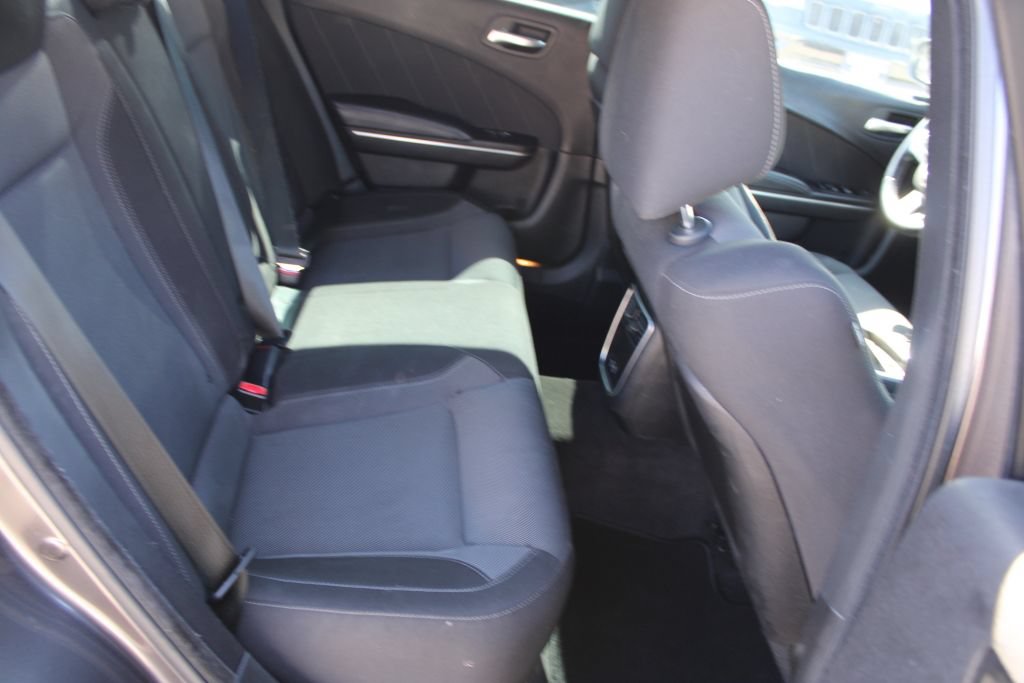Used 2016 Dodge Charger SXT RWD image 10