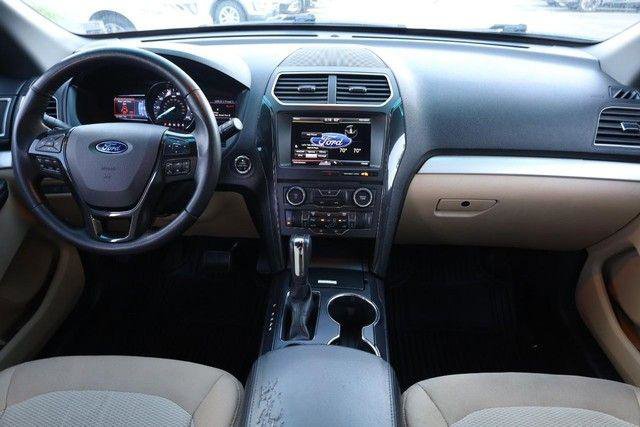 Used 2016 Ford Explorer XLT w/ Equipment Group 201A FWD image 25