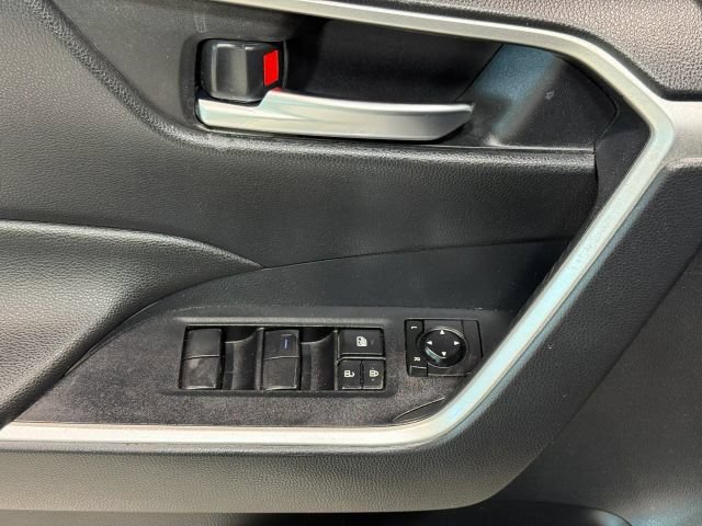 Used 2019 Toyota RAV4 XLE w/ Convenience Package FWD image 13
