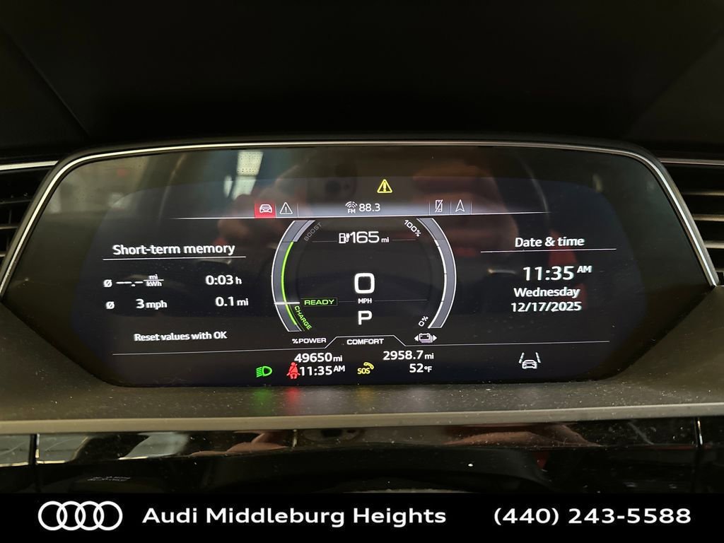 Used 2021 Audi e-tron Premium Plus w/ Premium Plus Package image 19