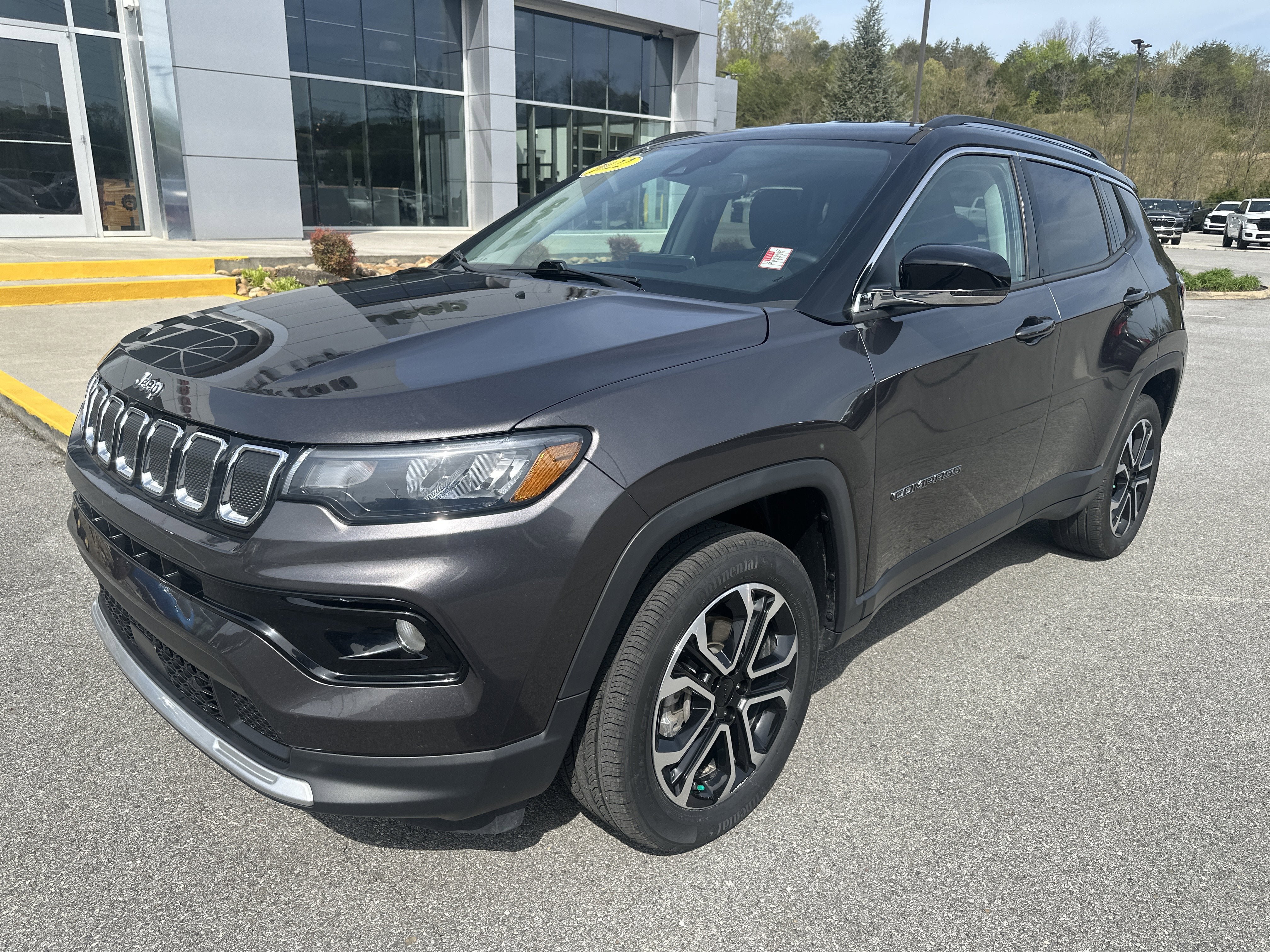 Used 2022 Jeep Compass Limited AWD/4WD image 2