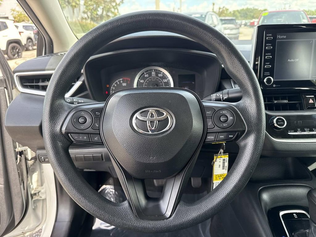 Used 2021 Toyota Corolla LE image 23