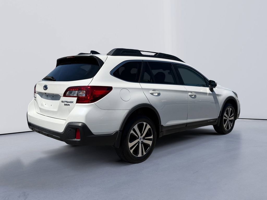 Used 2018 Subaru Outback 3.6R Limited AWD/4WD image 3