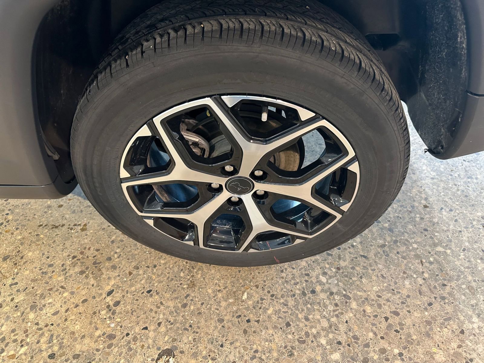 Used 2025 Jeep Compass Limited image 30