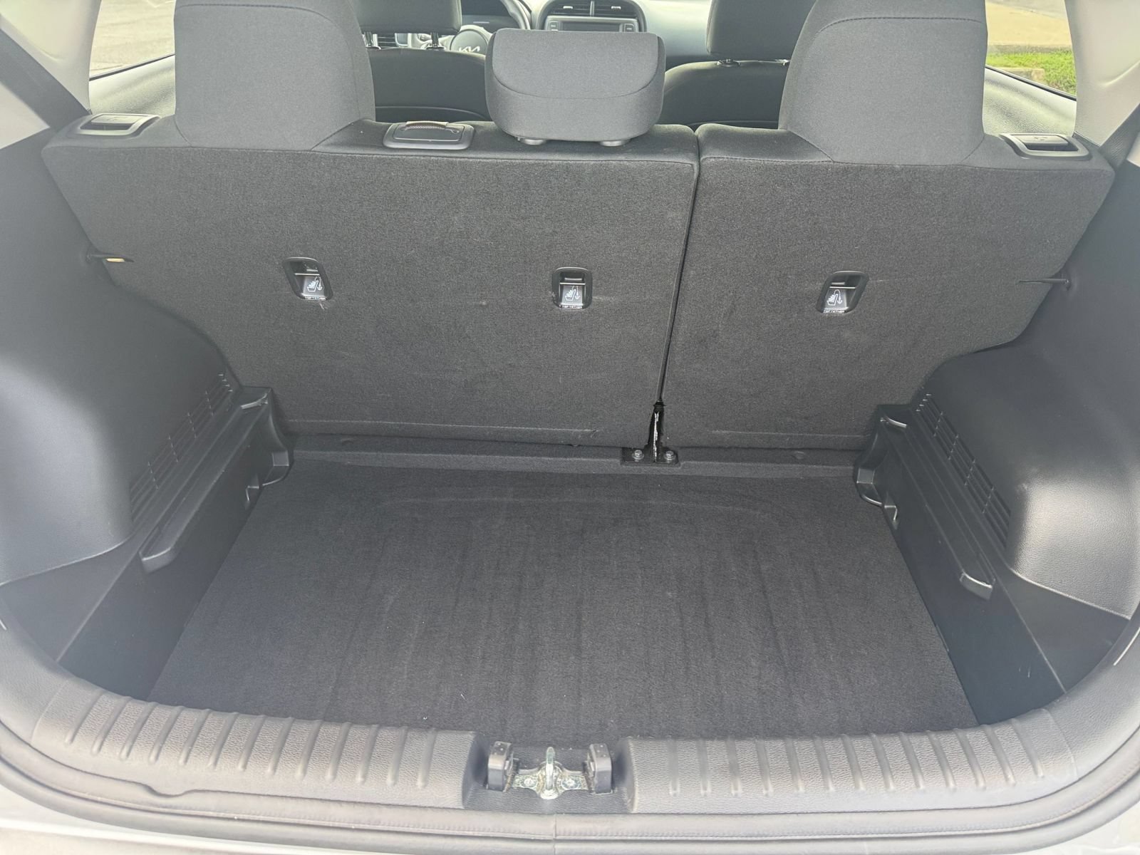 Used 2025 Kia Soul LX w/ LX Technology Package FWD image 29