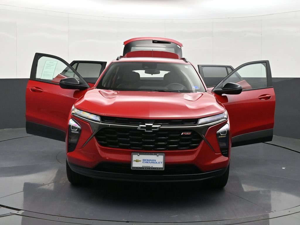 Used 2026 Chevrolet Trax RS w/ Sunroof Package FWD image 42