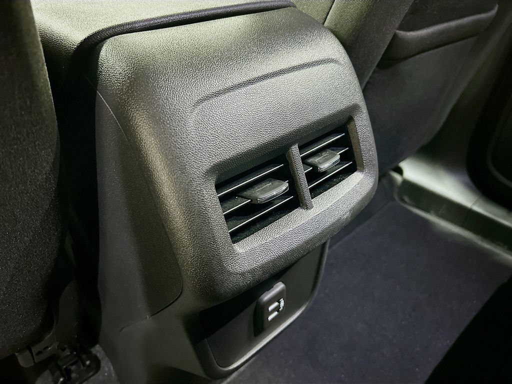 Used 2023 Chevrolet Equinox LT FWD image 25