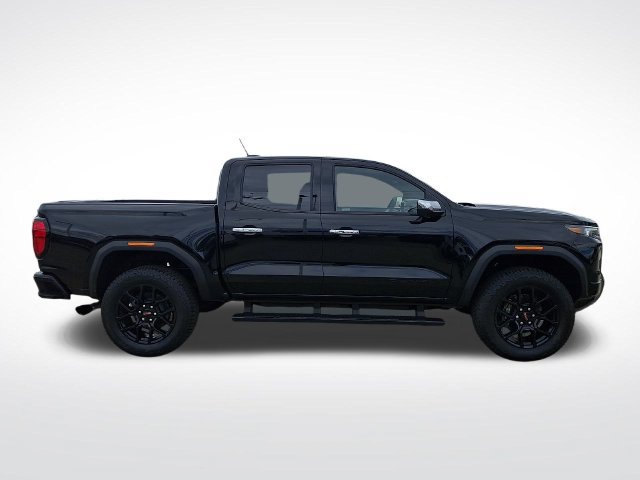New 2026 GMC Canyon Denali w/ LPO, Denali Black Edition AWD/4WD image 8