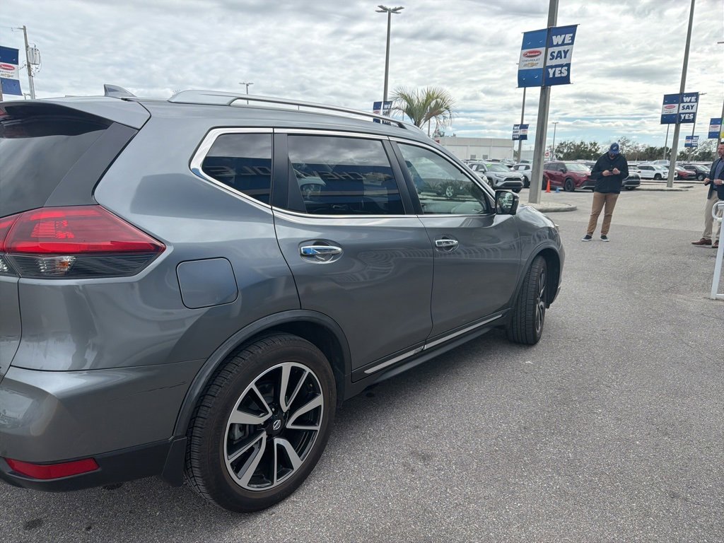 Used 2018 Nissan Rogue SL w/ Premium Package image 7