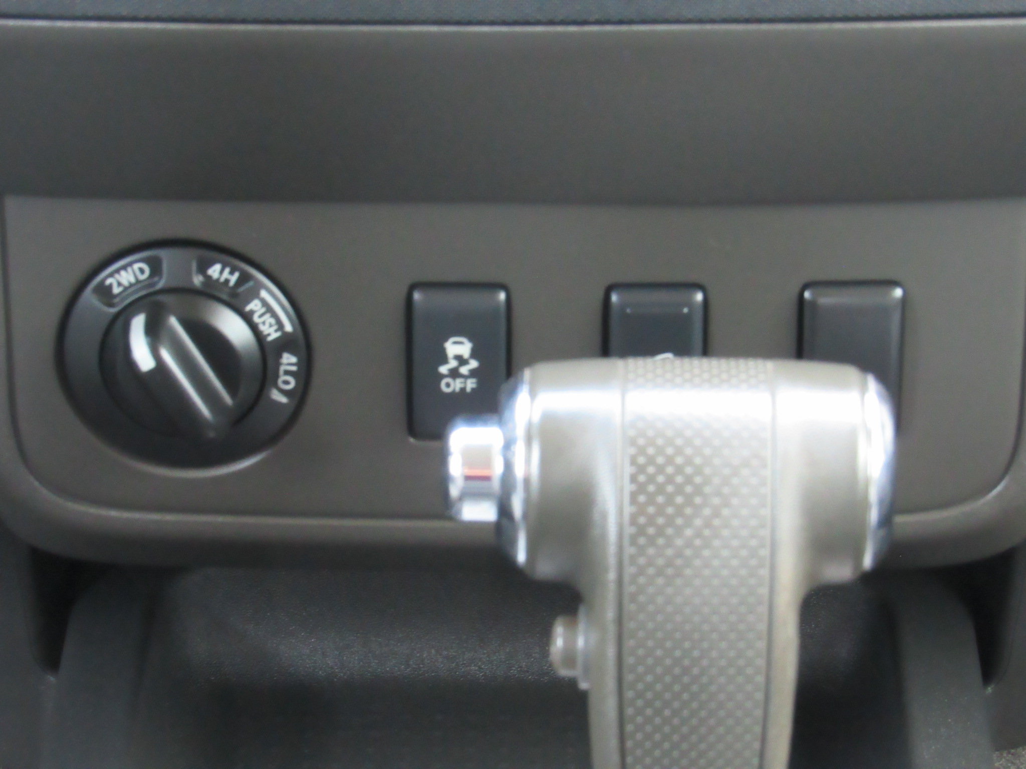 Used 2012 Suzuki Equator Sport AWD/4WD image 32