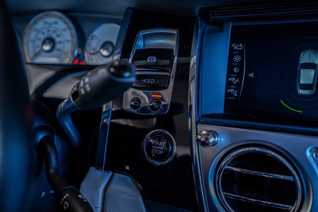 Used 2018 Rolls-Royce Wraith image 39