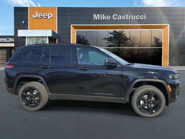 New 2025 Jeep Grand Cherokee Altitude image 3