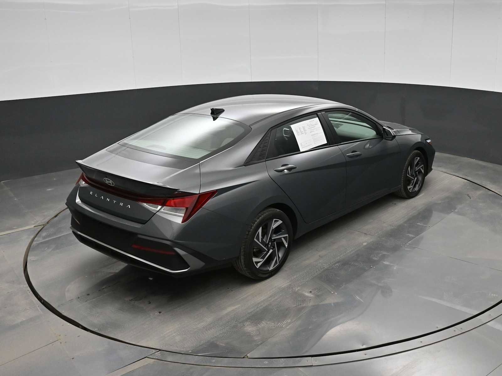 Certified 2025 Hyundai Elantra Sport image 29