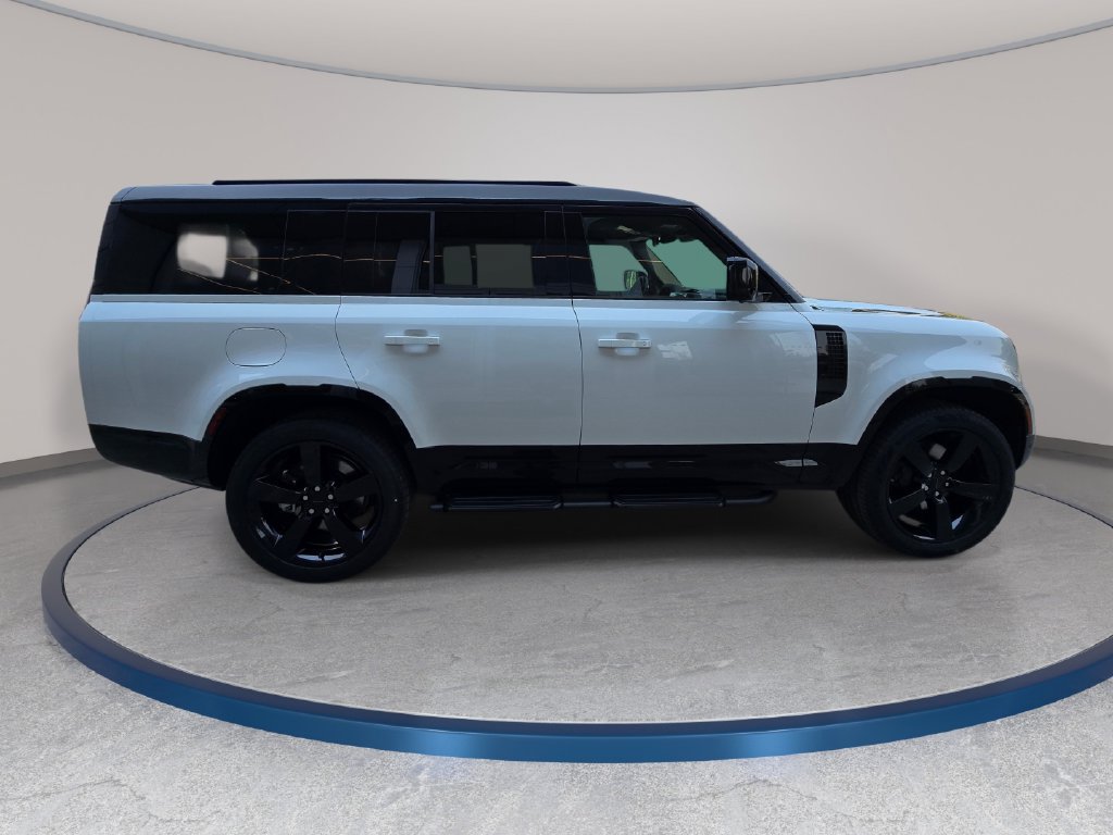 New 2026 Land Rover Defender 130 X-Dynamic SE AWD/4WD image 4