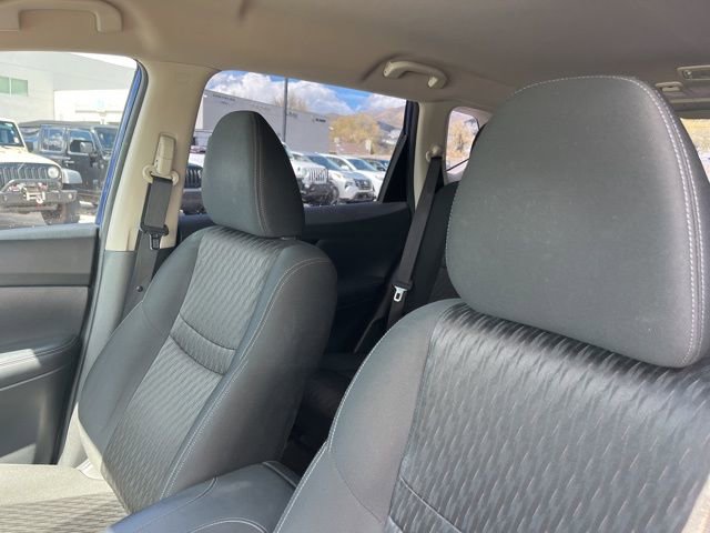 Used 2018 Nissan Rogue S image 12