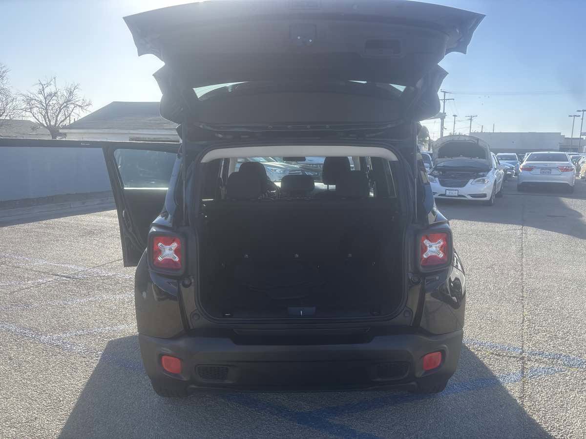 Used 2017 Jeep Renegade Latitude image 26