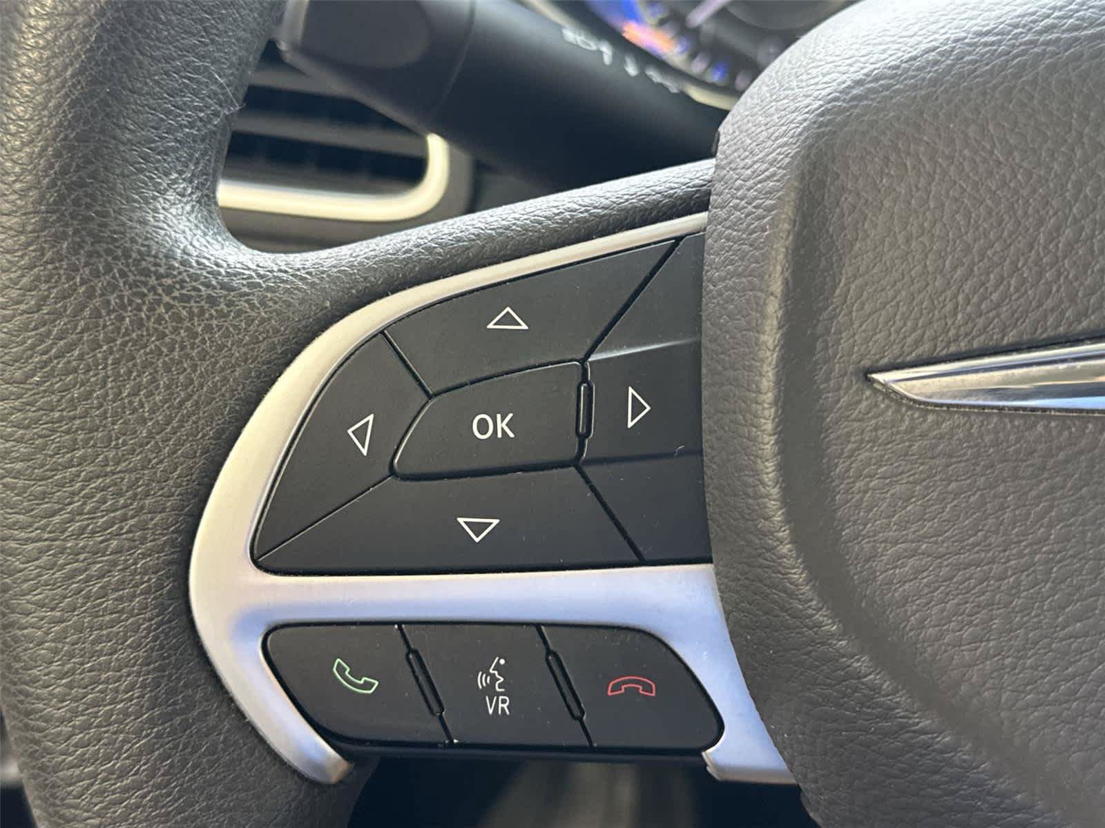 Used 2016 Chrysler 200 Limited FWD image 23